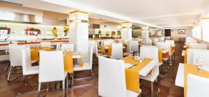 En restaurant eller et andet spisested på Globales Cortijo Blanco