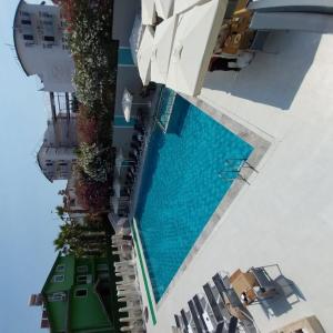 Bazén v ubytování Alessia Hotel nebo v jeho okolí