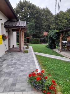Vonkajšia záhrada v ubytovaní Noclegi u Brody + 26 fotografií