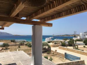 a view of the ocean from a house at AGERI HOME in Koufonisia