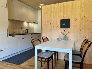 Kuchyň nebo kuchyňský kout v ubytování Apartment Eiler - Mellau