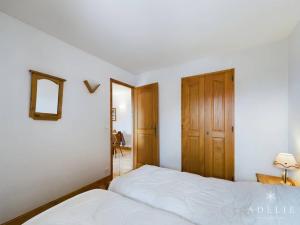 Appartement Montvalezan-La Rosière, 3 pièces, 6 personnes - FR-1-398-499にあるベッド