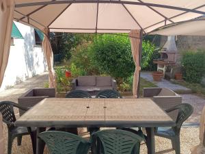 Patio nebo venkovní prostory v ubytování Villa Mehari