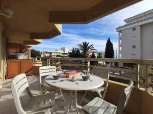 Balkón nebo terasa v ubytování Appartement 2 pièces avec terrasse à 100m de la plage - Parking privé, Antibes - FR-1-252-155 + 7 fotografií