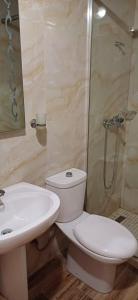Koupelna v ubytování Hotel Lepenica + 26 fotografií