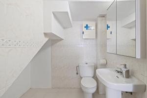 Koupelna v ubytování Villa Montelimar - Biznaga Rental Homes + 13 fotografií