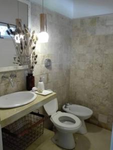 Ένα μπάνιο στο se mejora precio ver en Anfitrion +13 φωτογραφίες