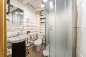 Bilik mandi di Gremi Hotel