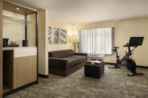Fitness centrum a/nebo fitness zařízení v ubytování SpringHill Suites Fort Worth University