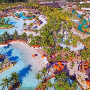 an aerial view of the splash park at the resort at Cantinho do Nono in Olímpia