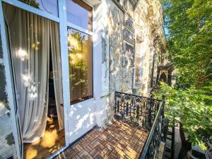 Балкон или терраса в Top Floor Apartment+Balcony in sololaki / Room 25