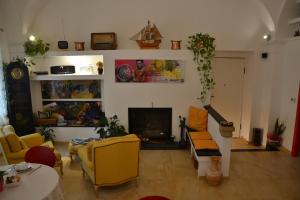 B&B Torre Porta Marina的休息区