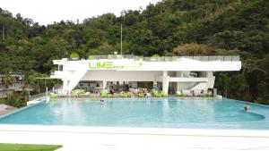 Lime Resort El Nido内部或周边的泳池