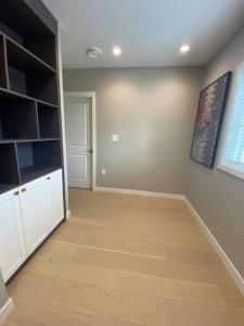 A television and/or entertainment centre at New Modern Three-room Duplex-2793