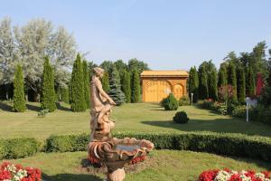 Ogród w obiekcie Barokk Hotel