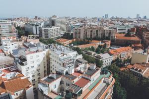 an aerial view of a city with buildings at Apartamento Plaza España Calle Princesa in Madrid