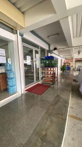 Fotografie z fotogalerie ubytování ธนทรัพย์อพาร์ทเม้นท์ Room02 v destinaci Pathum Thani