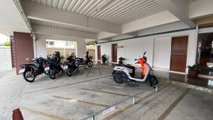 Fotografie z fotogalerie ubytování ธนทรัพย์อพาร์ทเม้นท์ Room02 v destinaci Pathum Thani