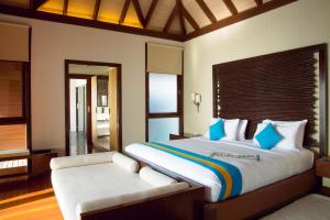 Postel nebo postele na pokoji v ubytování Coco Bodu Hithi - 50 percent off shared roundtrip Speedboat for stays from 1 Sep to 23 Dec 2025