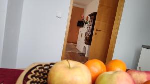 TV a/nebo společenská místnost v ubytování Ferienwohnung Gänseblümchen