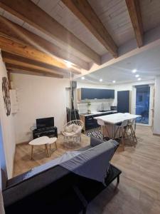Η κουζίνα ή μικρή κουζίνα στο Maison chaleureuse, centre bourg