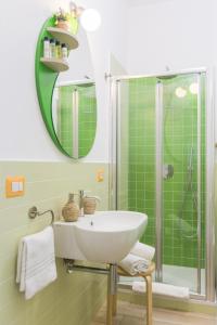A bathroom at Casa Pisacane Még 28 kép