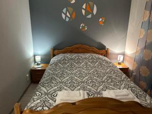 Uma cama ou camas num quarto em Valgemaja Majutus
