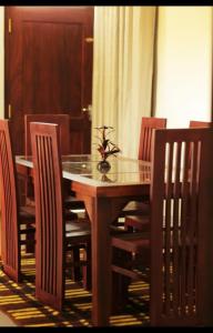 Restoran atau tempat lain untuk makan di Senaya Villa