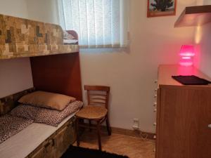 Imagen de la galería de Rodinné apartmány Vlatka s veľkým pozemkom, en Kaluža 14 fotos más