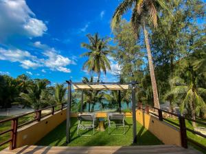 Zahrada ubytování White Sand Beach Villa 32B