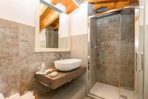 Kúpeľňa v ubytovaní Charming Sirmione + 37 fotografií