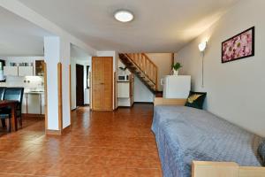 Apartmány orlík的厨房或小厨房