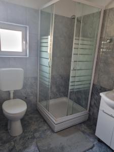 Koupelna v ubytování Jurić Apartments