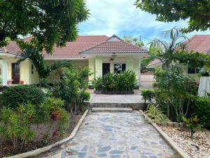 Zahrada ubytování Suanpai Resort Sattahip