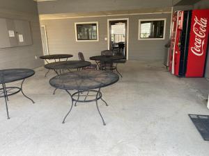Posezení v ubytování Southern Inns And Suites now offering RV Spaces for rent