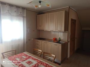 A kitchen or kitchenette at Villa Iris