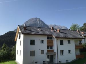 Uma vista geral da montanha ou uma vista da montanha a partir do apartamento
