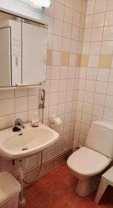 Ένα μπάνιο στο Apartment Urupaa