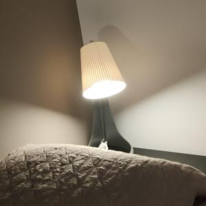 Un pat sau paturi într-o cameră la Recanati Chic Apartament -La Maison de la Madame +26 fotografii