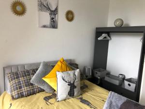 Posezení v ubytování Captivating 2-Bed Apartment in Isle of Bute
