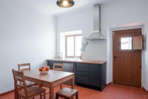 Dapur atau dapur kecil di Casa Guadiana - Estúdio