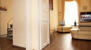 A seating area at Classic Central Apartment