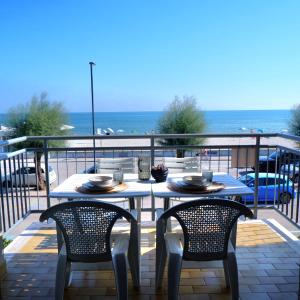 Gallery image of Casa Mirablu–Seafront Apartment in Marotta