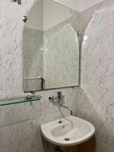 Bilik mandi di Studio apartment Gorana with swimming pool