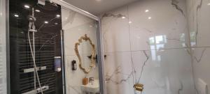 Koupelna v ubytování XuBa ApartmentRooms Messe Wien Prater