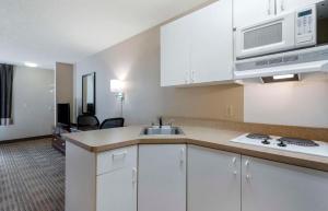 Η κουζίνα ή μικρή κουζίνα στο Extended Stay America Suites - Fremont - Warm Springs