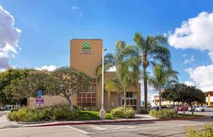 a hotel with a star on the side of a building at Extended Stay America Suites - Orange County - Irvine Spectrum in Irvine
