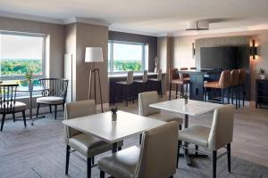 Posezení v ubytování Chicago Marriott Southwest at Burr Ridge