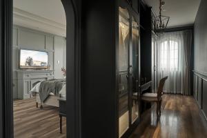 TV a/nebo společenská místnost v ubytování Davilla Đà Lạt Villa Collection