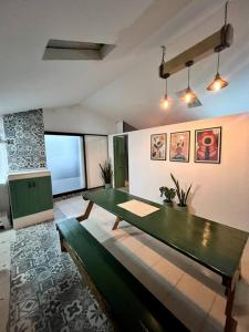 a room with a ping pong table in it at Departamento TAPO/Aeropuerto in Mexico City